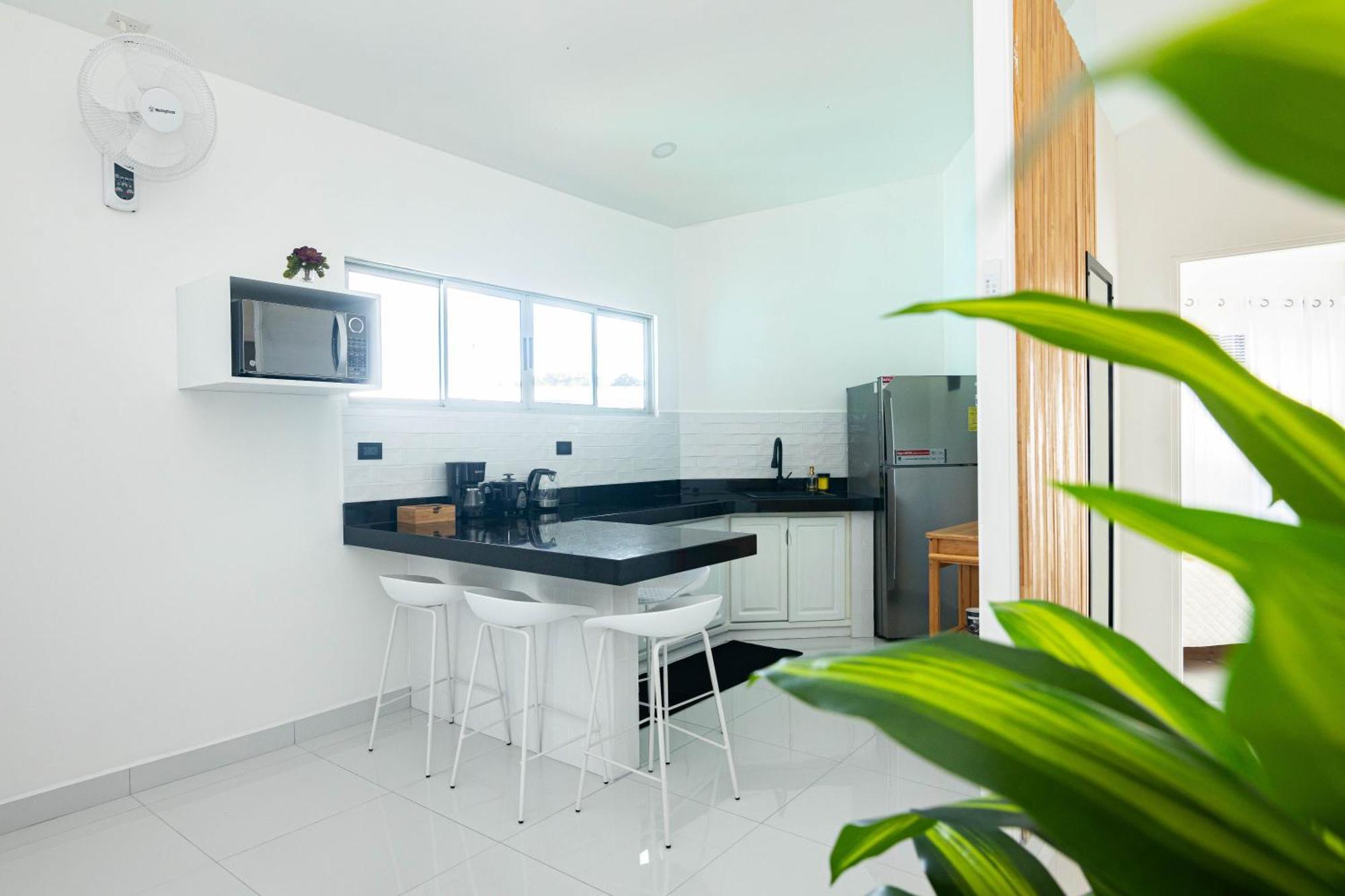Apartamentos Cristal Quepos Exteriör bild